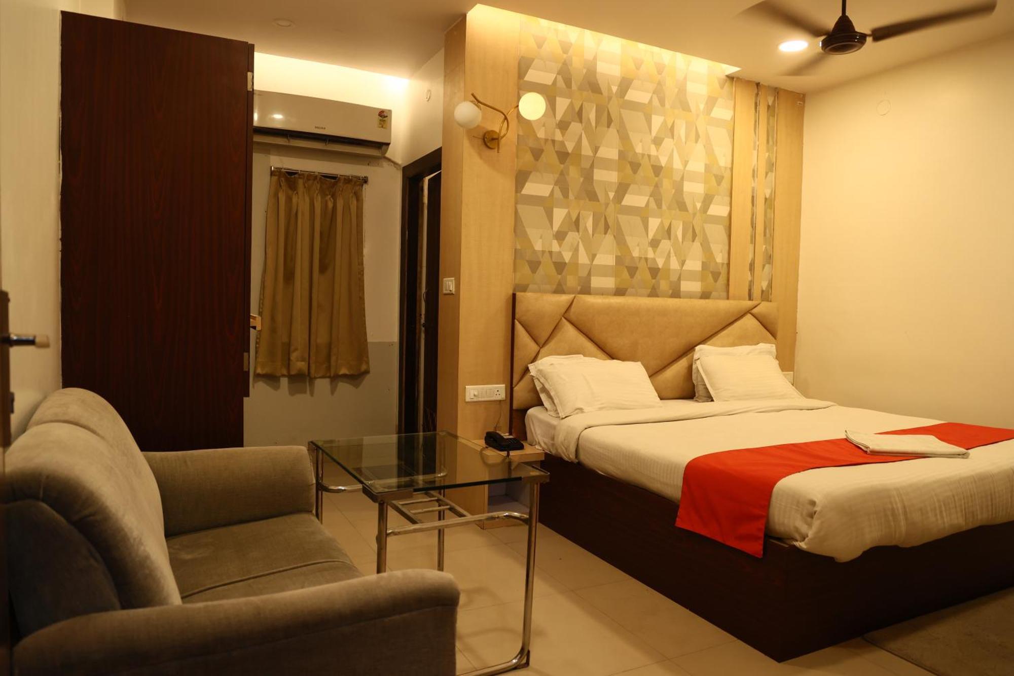 Hotel Bhubaneswari Classic Brahmapur Exterior photo