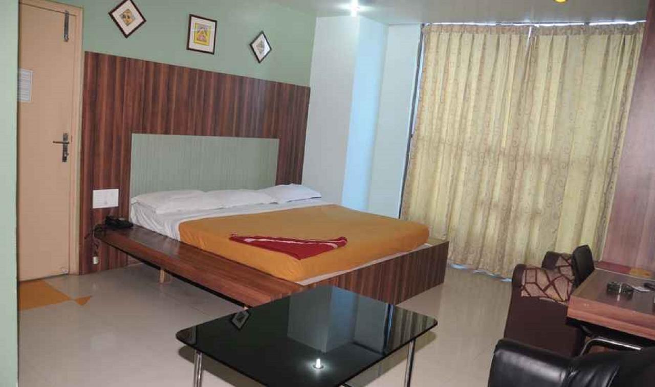 Hotel Bhubaneswari Classic Brahmapur Exterior photo